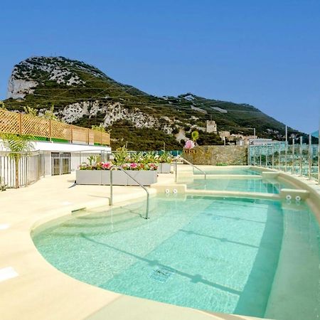 Ocean Spa Suite 11-Hosted By Sweetstay Gibraltar Bagian luar foto