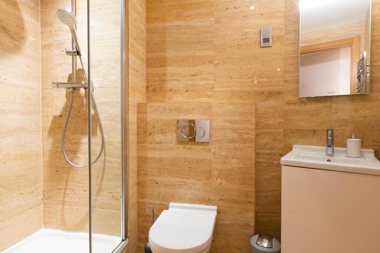Ocean Spa Suite 11-Hosted By Sweetstay Gibraltar Bagian luar foto